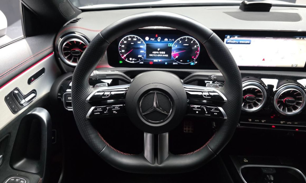 Mercedes-Benz CLA-Class CLA250 4MATIC, 2025
