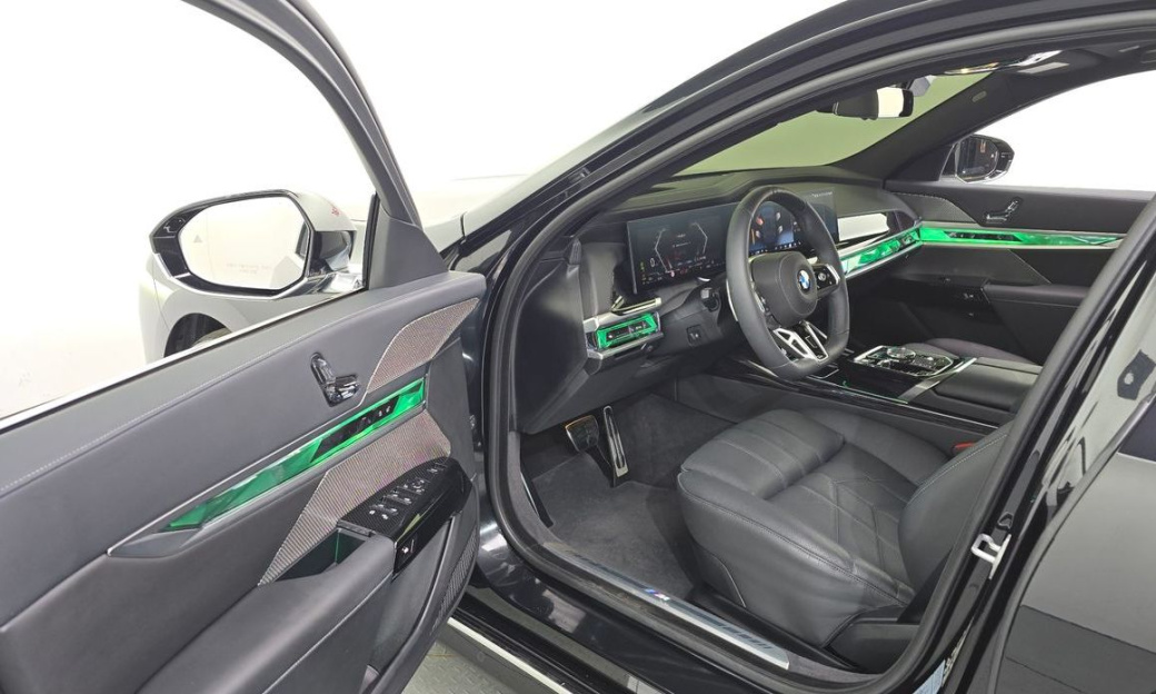 BMW 7-Series 740d xDrive M Sport, 2025