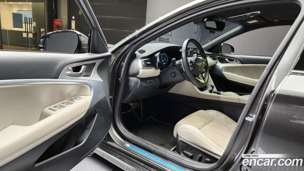Genesis G70 Gasoline 2.0T 2WD, 2022