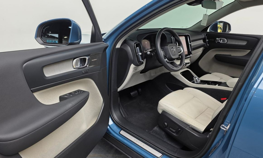 Volvo XC40 B4 Ultimate Bright, 2023