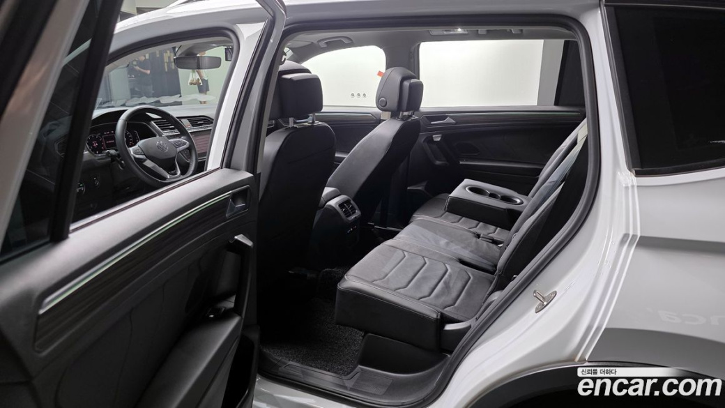 Volkswagen Tiguan 2.0 TSI R-Line, 2023