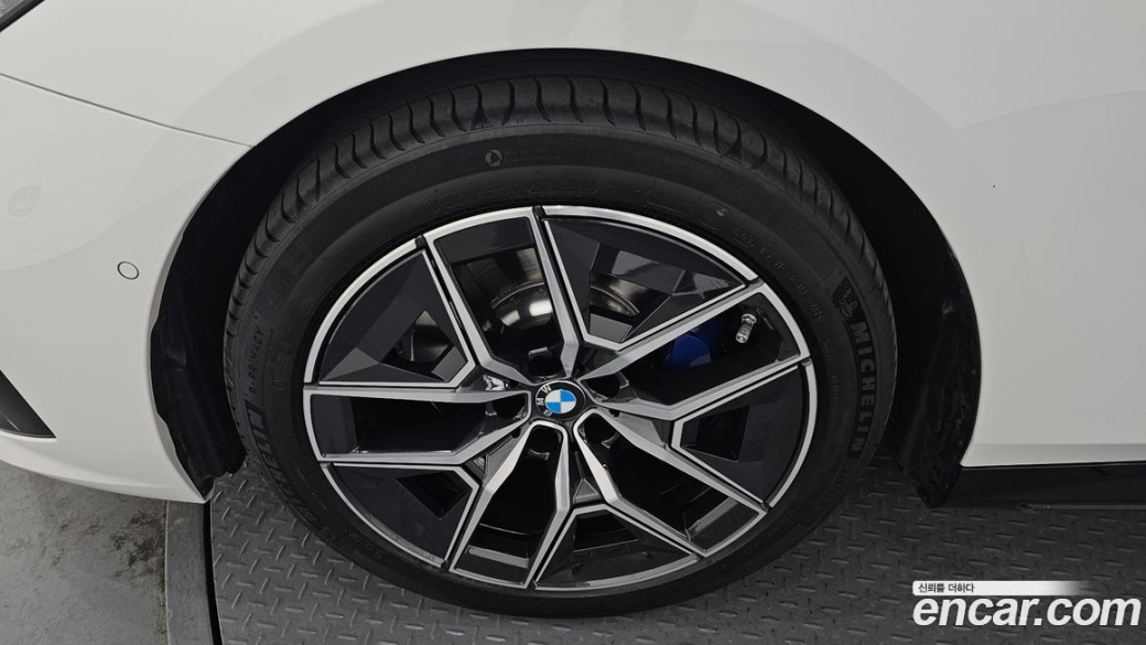 BMW 5-Series 520i M Sport, 2025