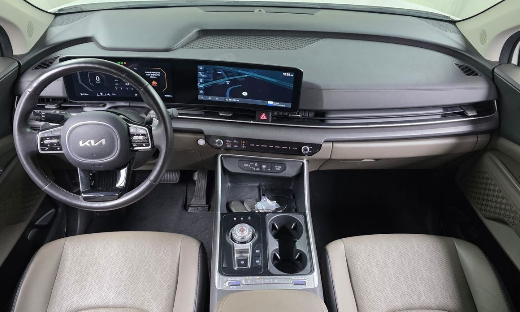 Kia Carnival 9-Seater Prestige, 2024