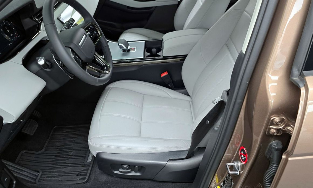 Land Rover Range Rover Evoque P250 S, 2025