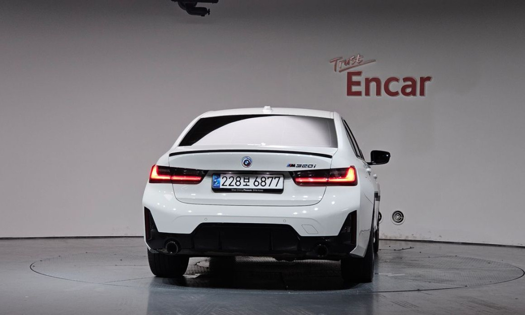 BMW 3-Series 320i M Sport, 2024