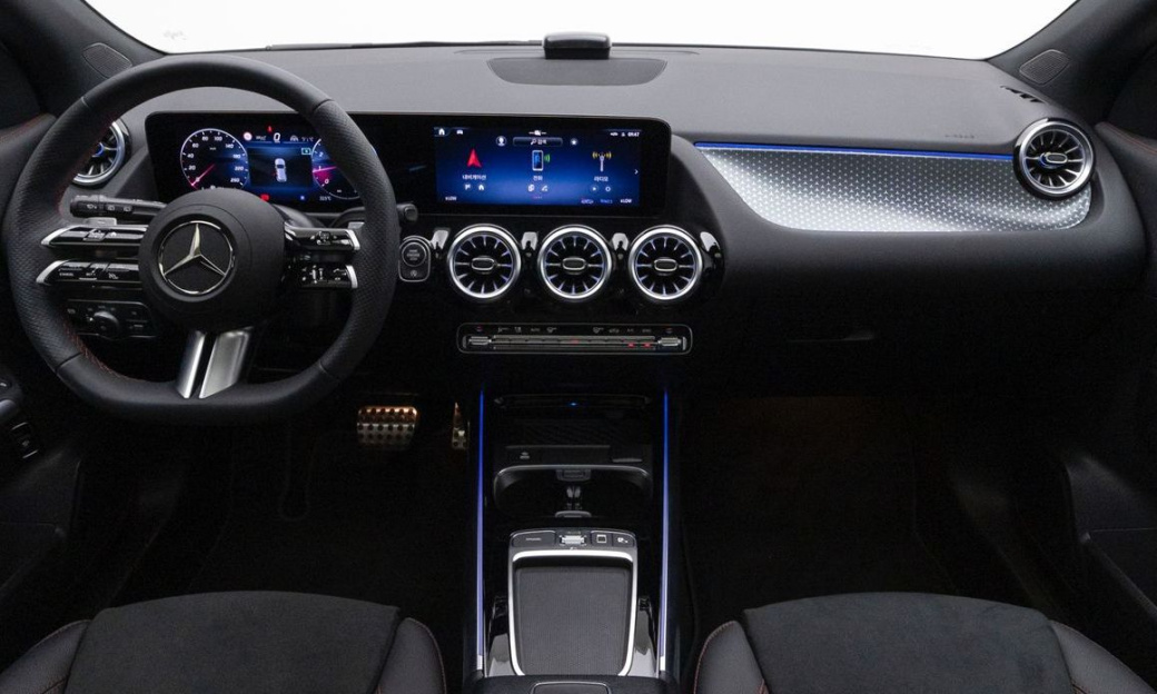 Mercedes-Benz GLA-Class GLA250 4MATIC, 2025