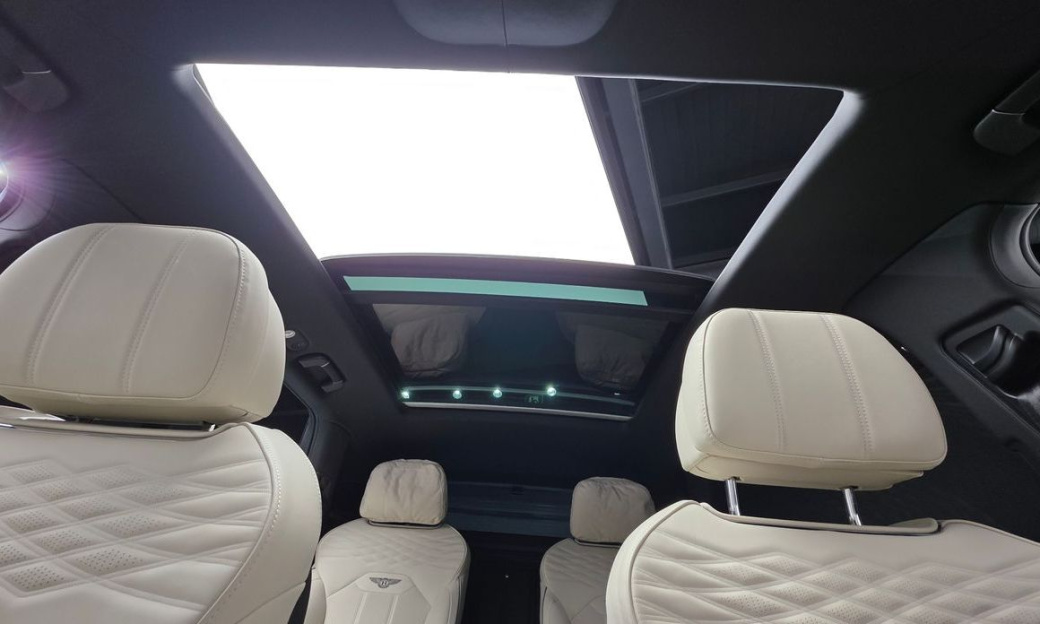 Bentley Bentayga 4.0 V8 EWB Azure, 2025