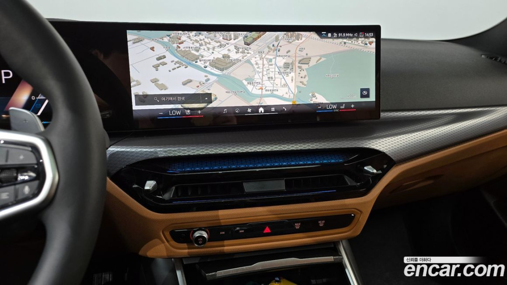 BMW 3-Series 320i M Sport, 2025