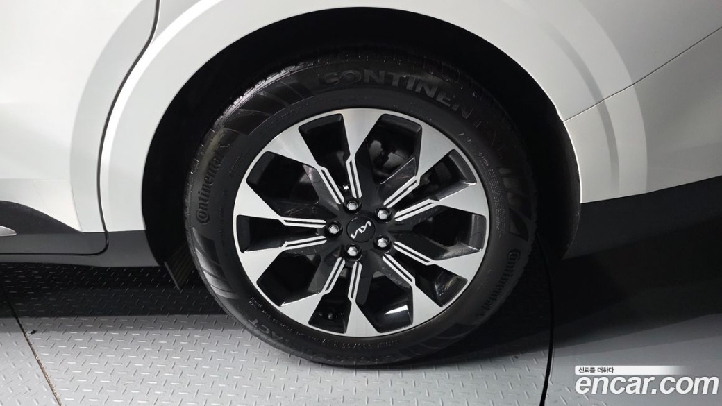 Kia Carnival 7-Seater Signature, 2023