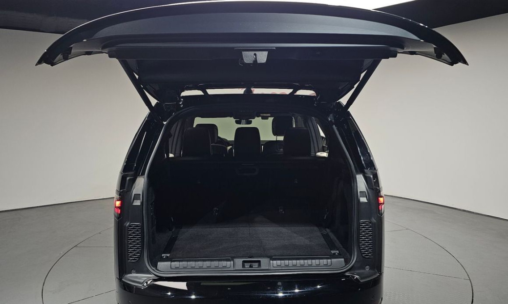 Land Rover Discovery P360 R-Dynamic SE, 2023