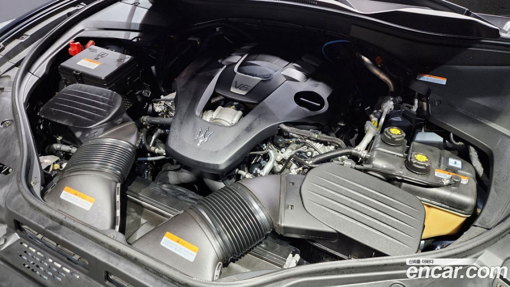 Maserati Levante 3.0 AWD Modena, 2022
