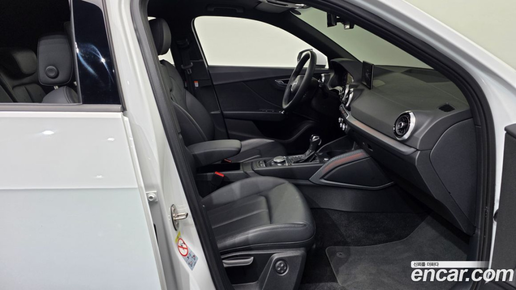 Audi Q2 35 TDI Premium, 2023