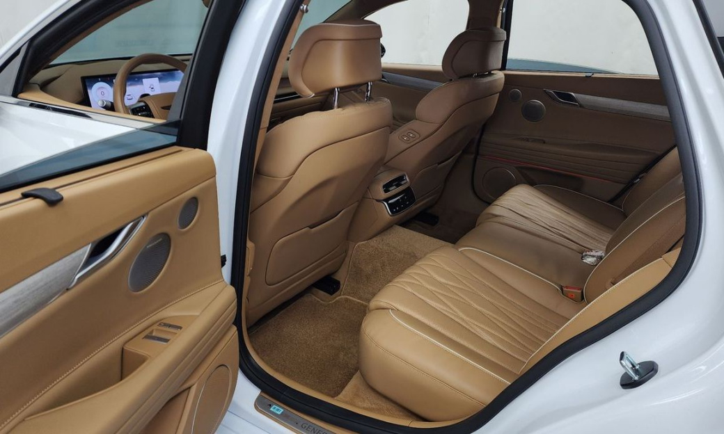 Genesis G80 Gasoline 2.5 Turbo AWD, 2025