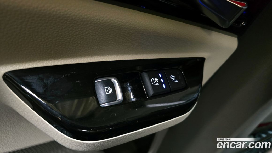 Kia Carnival 7-Seater Hi-Limousine, 2021