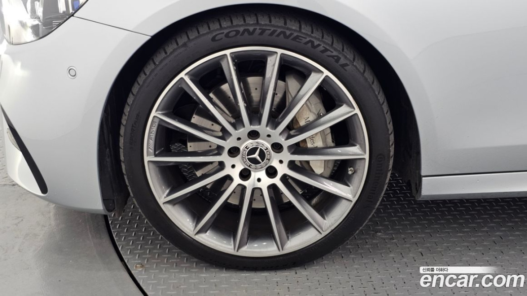 Mercedes-Benz E-Class E350 4MATIC AMG Line, 2022