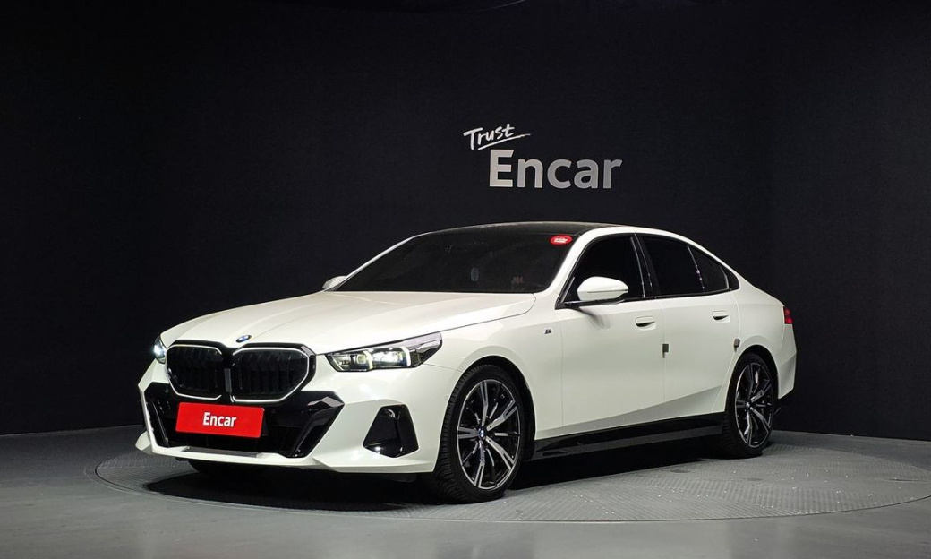BMW 5-Series 530i xDrive M Sport, 2024