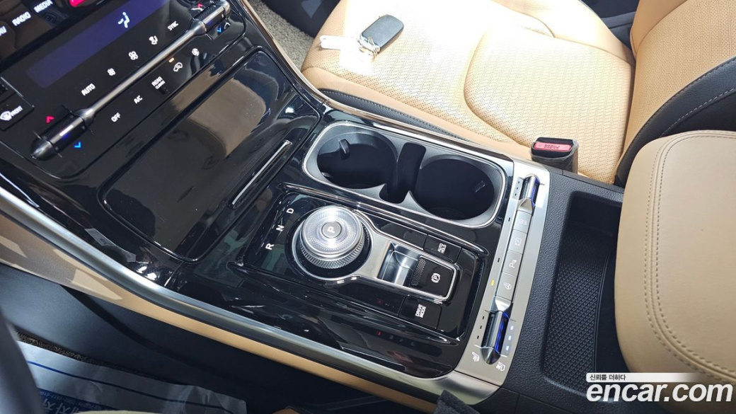Kia Carnival 9-Seater Signature, 2023