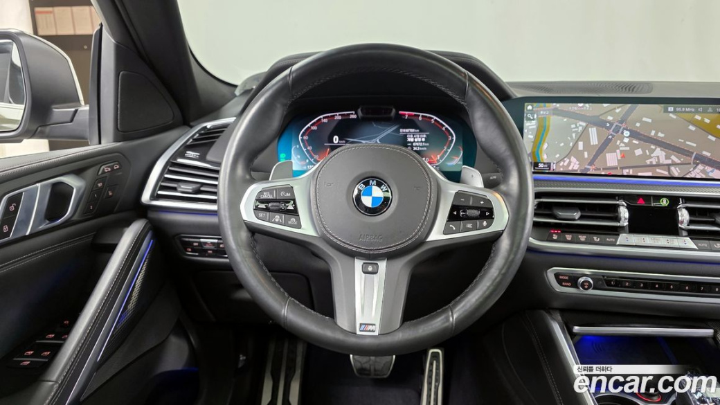 BMW X6 xDrive40i M Sport, 2022