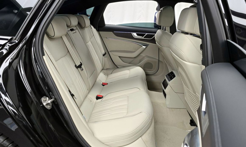 Audi A6 45 TFSI Premium, 2025