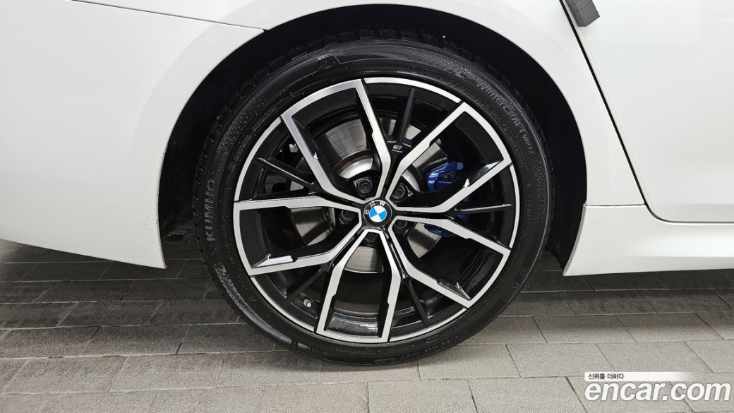 BMW 5-Series 530i M Sport Package, 2023