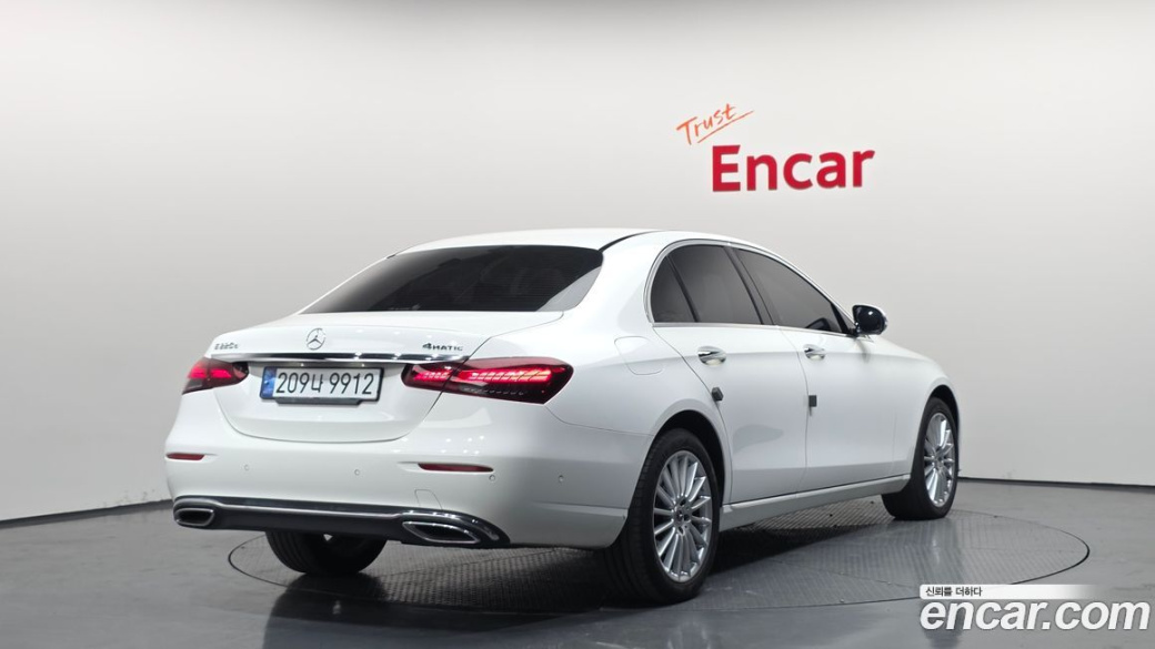 Mercedes-Benz E-Class E220d 4MATIC Exclusive, 2022
