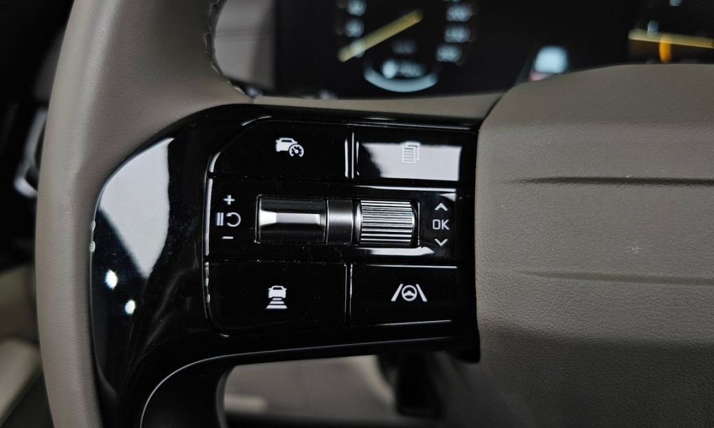Kia Carnival 7-Seater Gravity, 2025