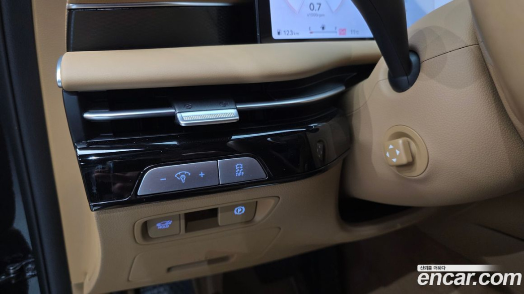 Genesis G80 Gasoline 2.5 Turbo AWD, 2025