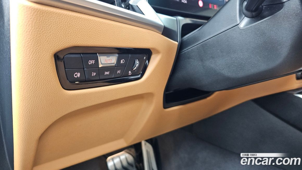 BMW 3-Series 320i, 2025