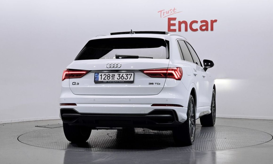 Audi Q3 35 TDI Premium, 2022
