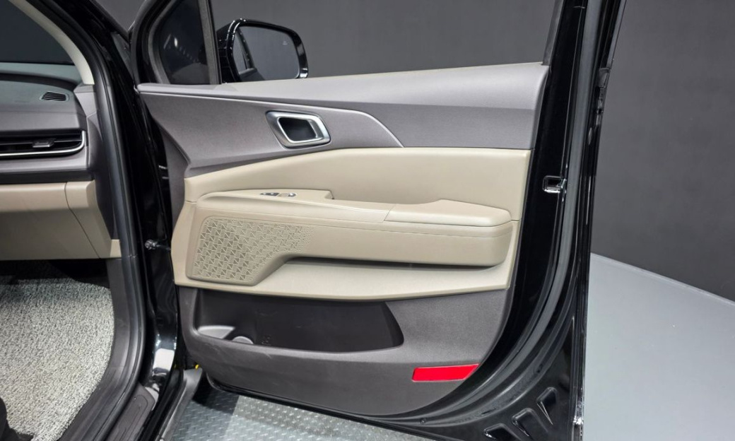 Kia Carnival 9-Seater Noblesse, 2024