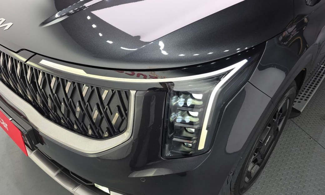 Kia Carnival 7-Seater Signature, 2024