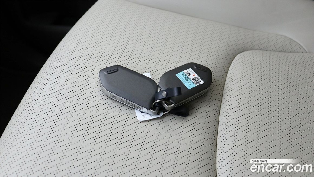 Kia Carnival 9-Seater Signature, 2024