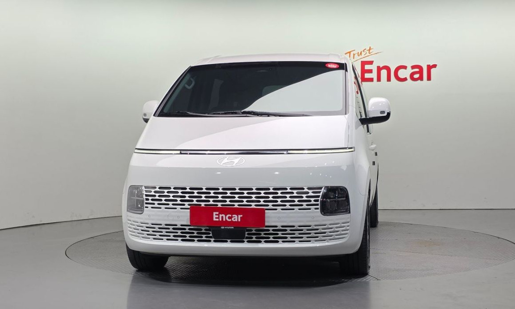Hyundai Staria Tourer 11-Seater, 2025
