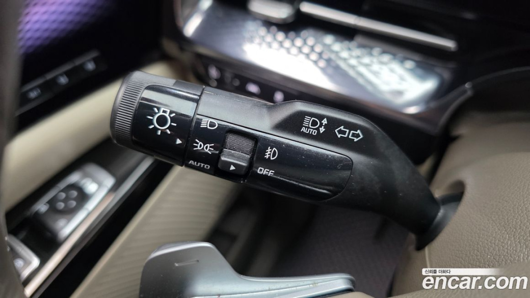 Kia Carnival 9-Seater Hi-Limousine, 2023