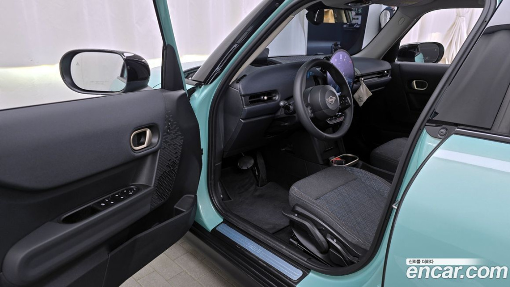 Mini Cooper 5Door Essential, 2025