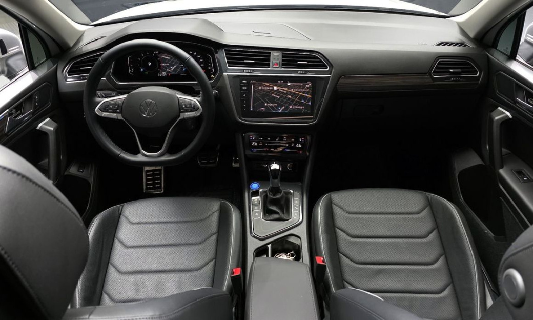 Volkswagen Tiguan 2.0 TSI Prestige, 2024