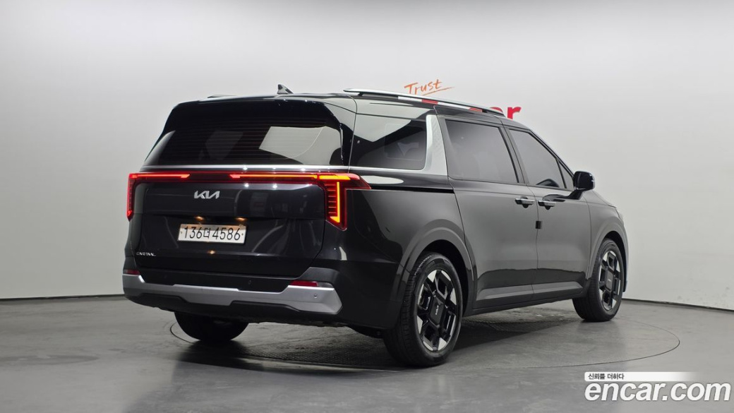 Kia Carnival 9-Seater Prestige, 2025