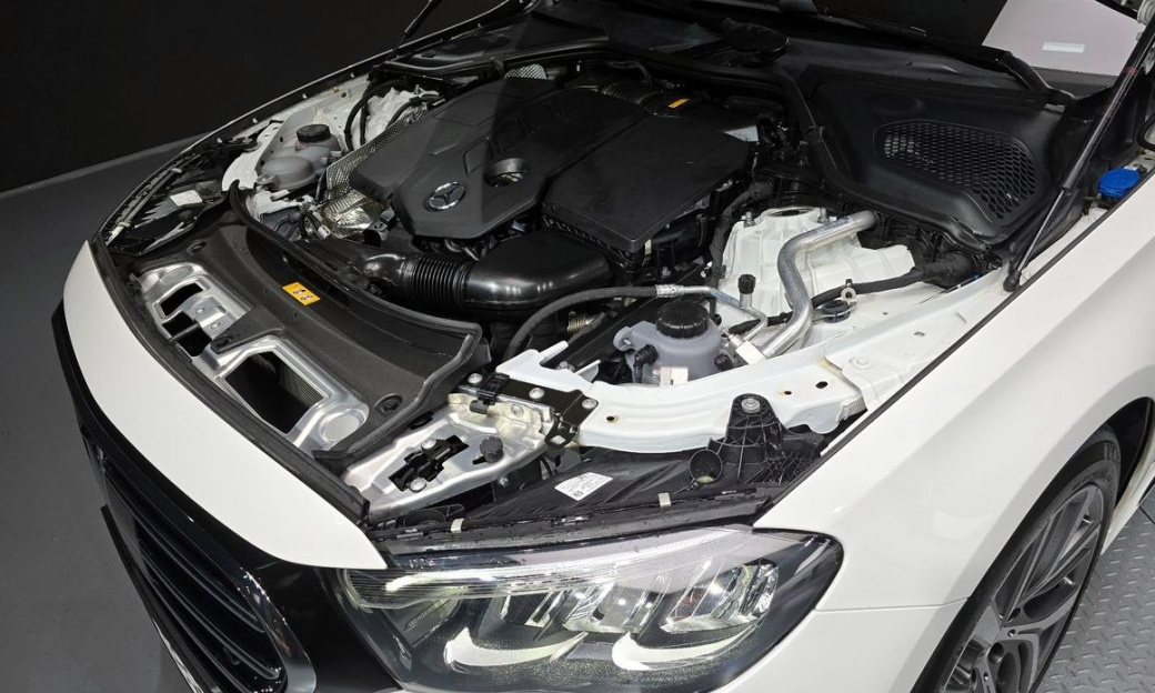Mercedes-Benz E-Class E220d 4MATIC Exclusive, 2024