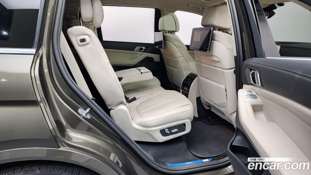 BMW X7 xDrive 40d Design Pure Excellence 7-Seater, 2022