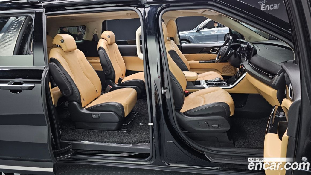 Kia Carnival 9-Seater Signature, 2022