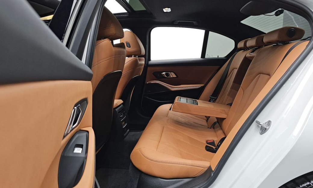 BMW 3-Series 320i M Sport, 2024