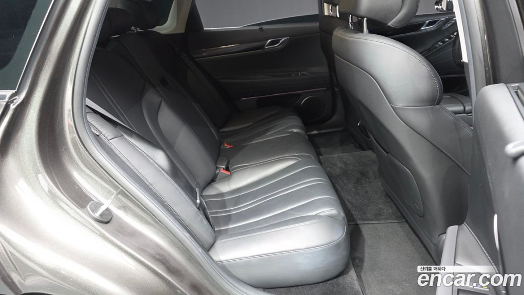 Genesis G80 Gasoline 2.5 Turbo AWD, 2025