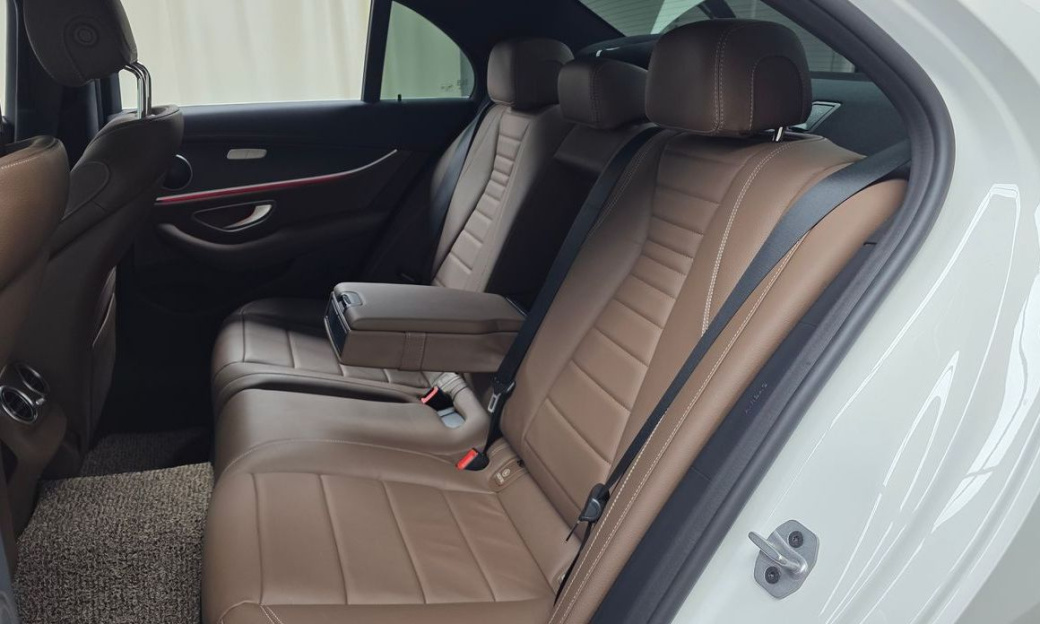 Mercedes-Benz E-Class E250 AMG Line, 2023