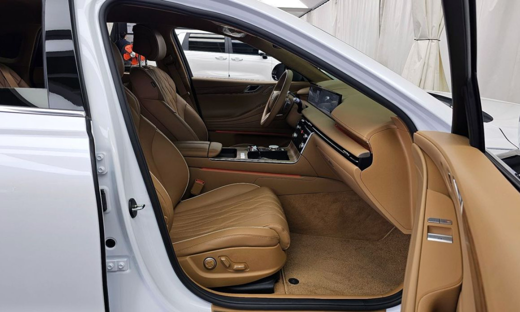 Genesis G80 Gasoline 2.5 Turbo AWD, 2025