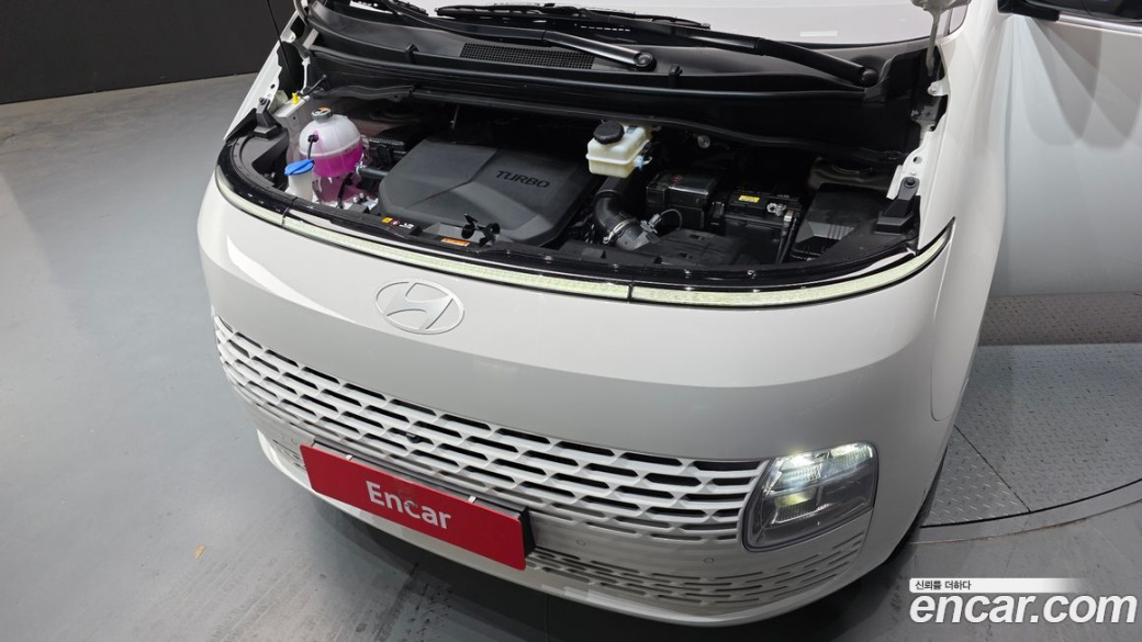 Hyundai Staria Cargo 5-Seater, 2025