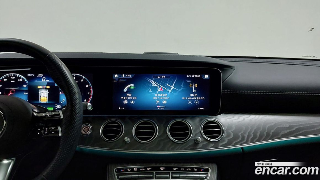 Mercedes-Benz E-Class E350 4MATIC AMG Line, 2023