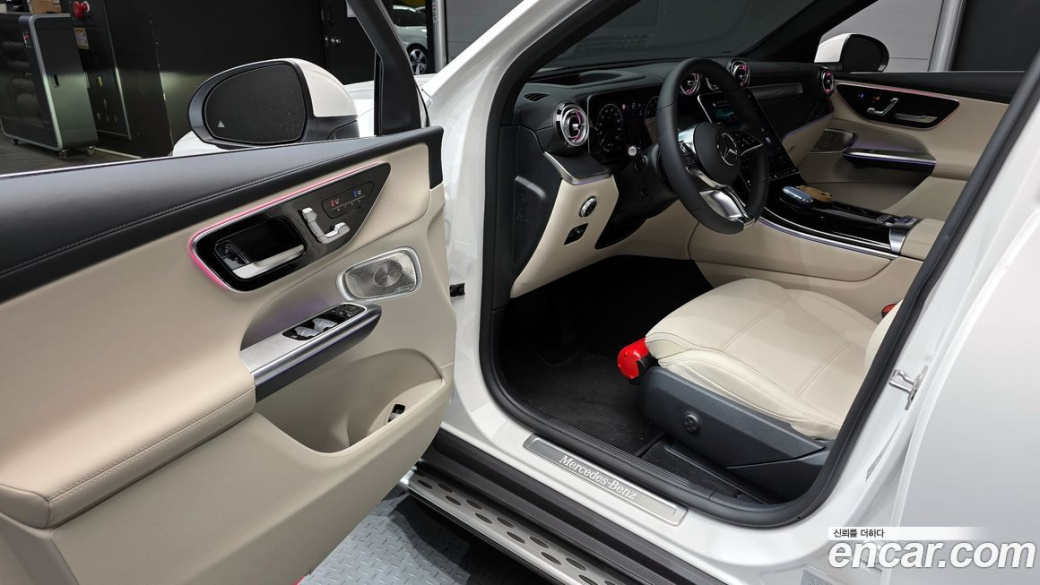 Mercedes-Benz GLC-Class GLC 300 4MATIC Avantgarde, 2025