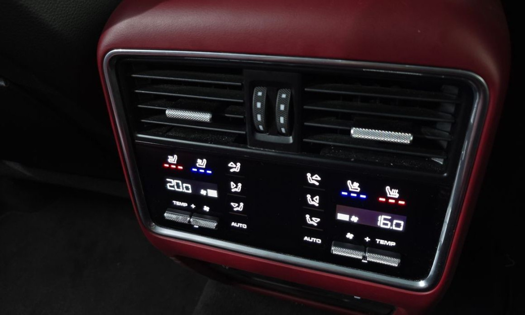 Porsche Cayenne 3.0 PLATINUM EDITION, 2023