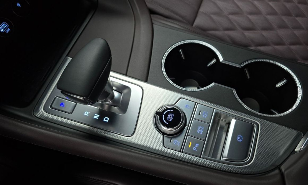 Genesis G70 Gasoline 2.5T 4WD, 2025