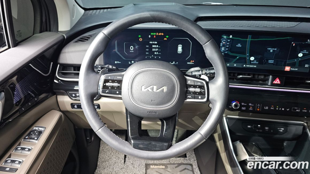 Kia Carnival 9-Seater Gravity, 2024